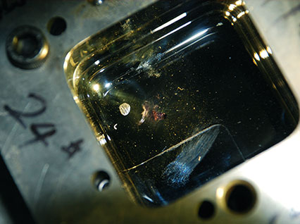 <a href='http://www.fszd.cc/product/3.htm' class='text_a'>模具激光焊機</a>修復鏡面模具效果